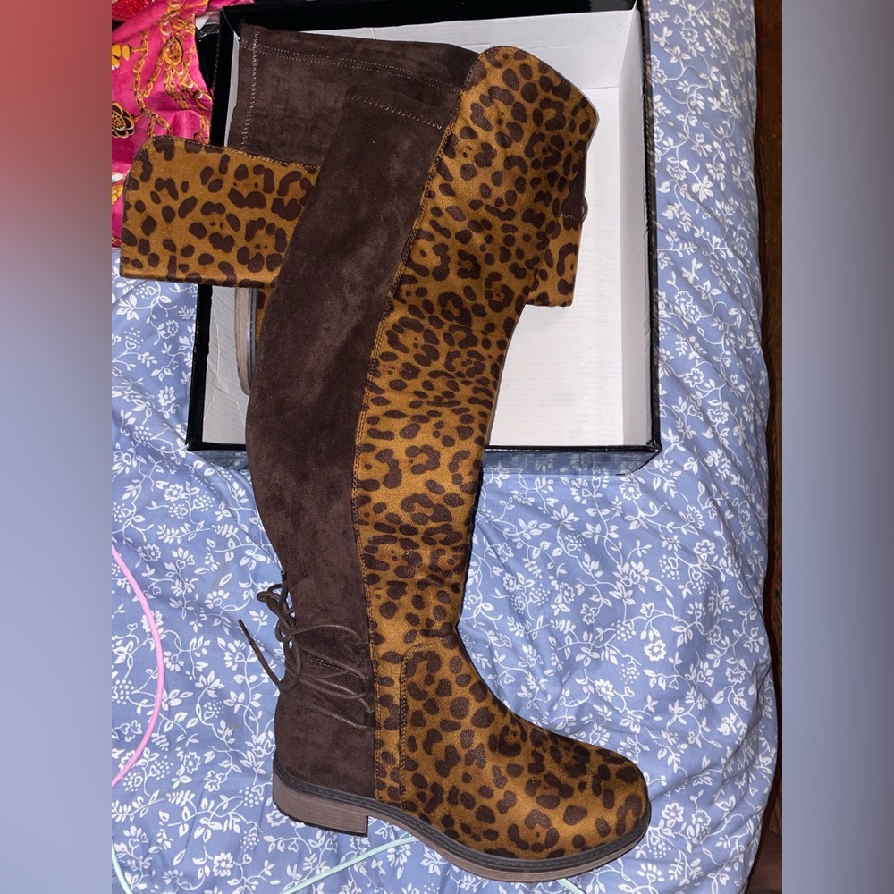 Women’s boots size 8 1/2